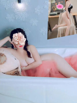 Dịch vụ em gái Vy Vy thiên thần phục ở Phù Đổng